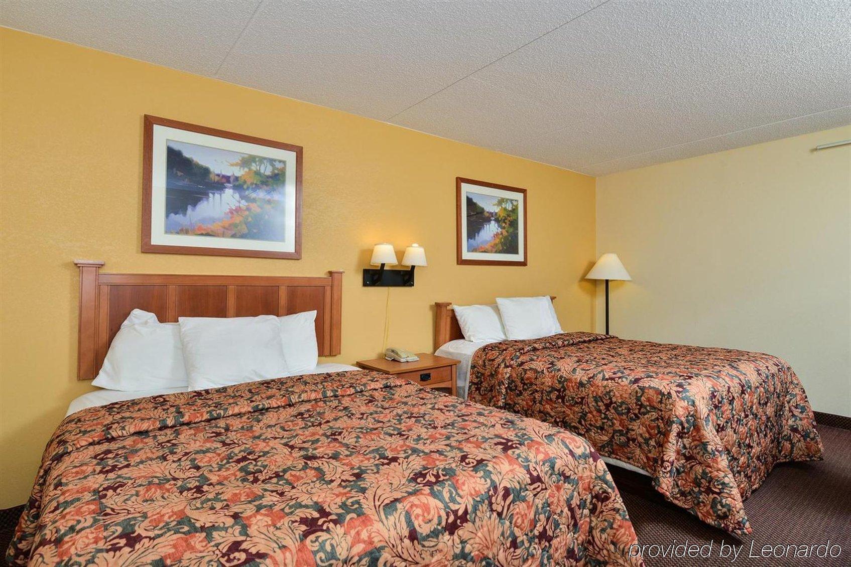 Americas Best Value Inn Evansville East Екстер'єр фото