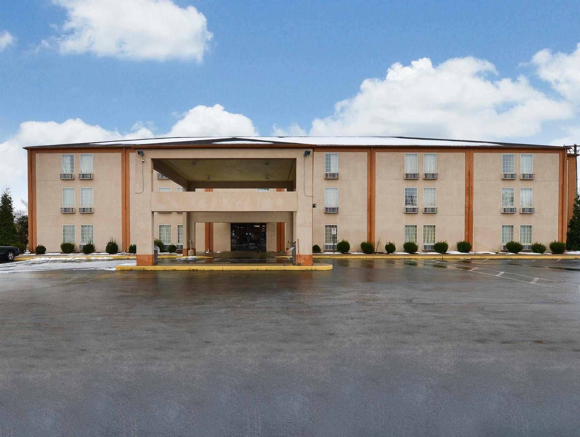 Americas Best Value Inn Evansville East Екстер'єр фото