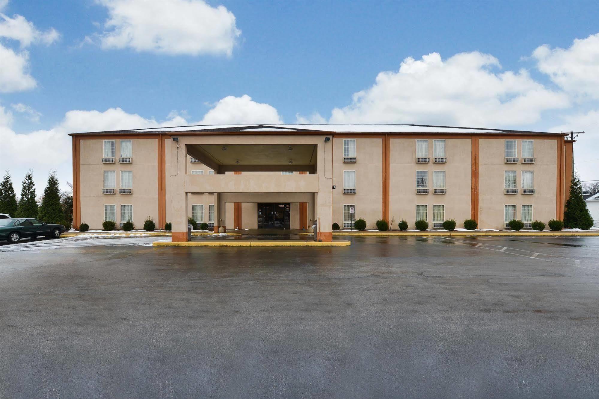 Americas Best Value Inn Evansville East Екстер'єр фото