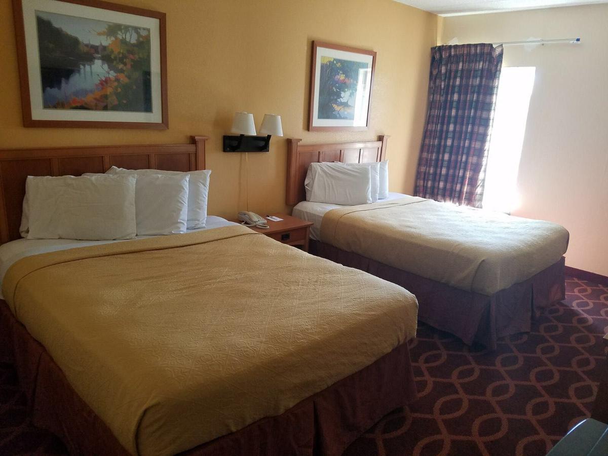 Americas Best Value Inn Evansville East Екстер'єр фото